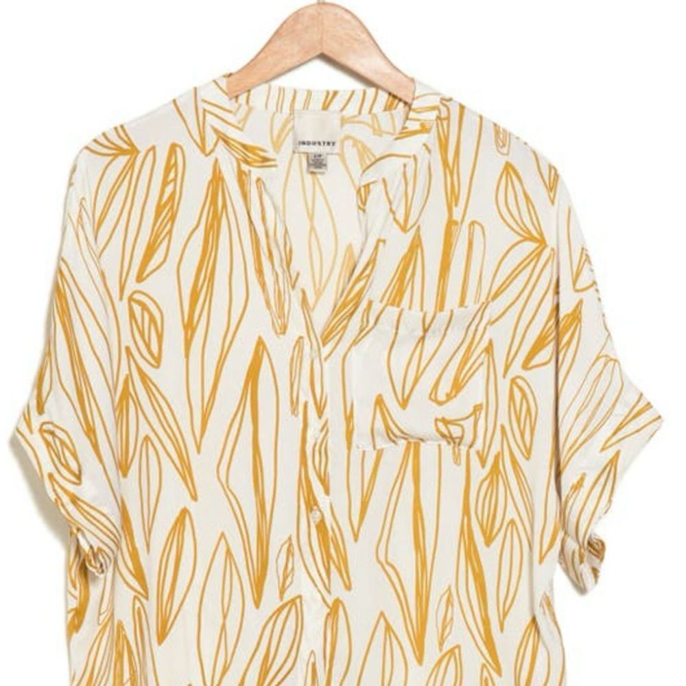 INDUSTRY REPUBLIC CLOTHING AIRFLOW ELBOW SLEEVE POPOVER SHIRT IN IVORY/ DIJON 2X